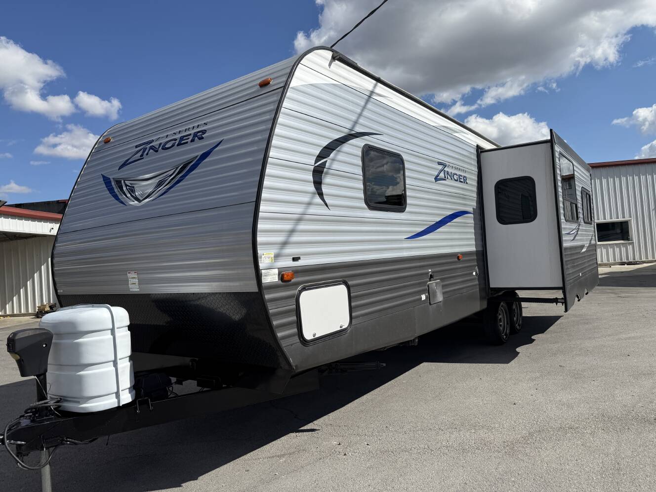 A photo of this 2017 Crossroads ZINGER 291RL