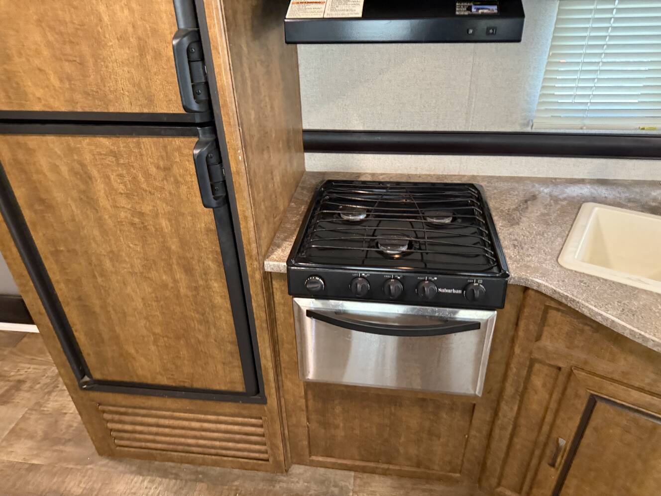 A photo of this 2017 Crossroads ZINGER 291RL