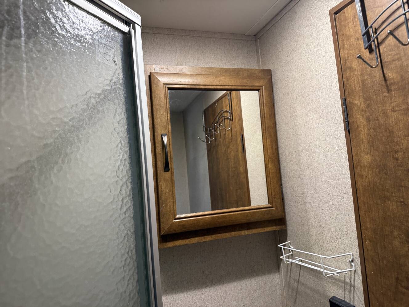 A photo of this 2017 Crossroads ZINGER 291RL