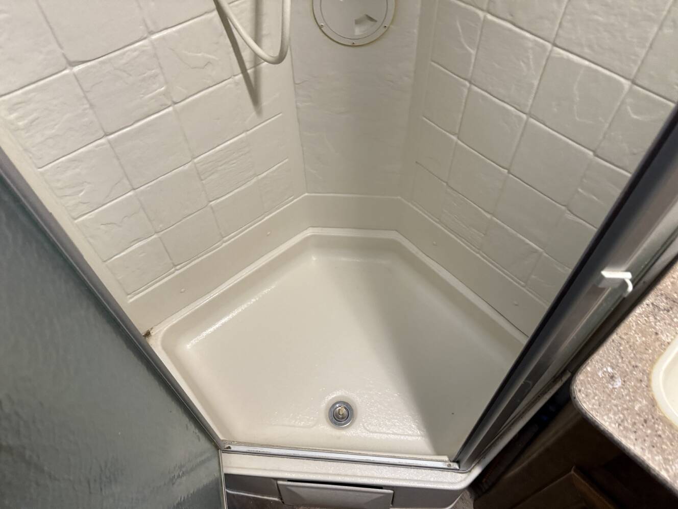 A photo of this 2017 Crossroads ZINGER 291RL