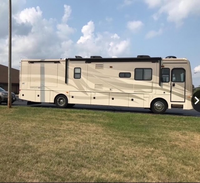 2009 Fleetwood EXPEDITION 38R in topeka KS