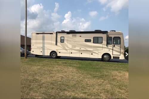 2009 Fleetwood EXPEDITION 38R in topeka KS