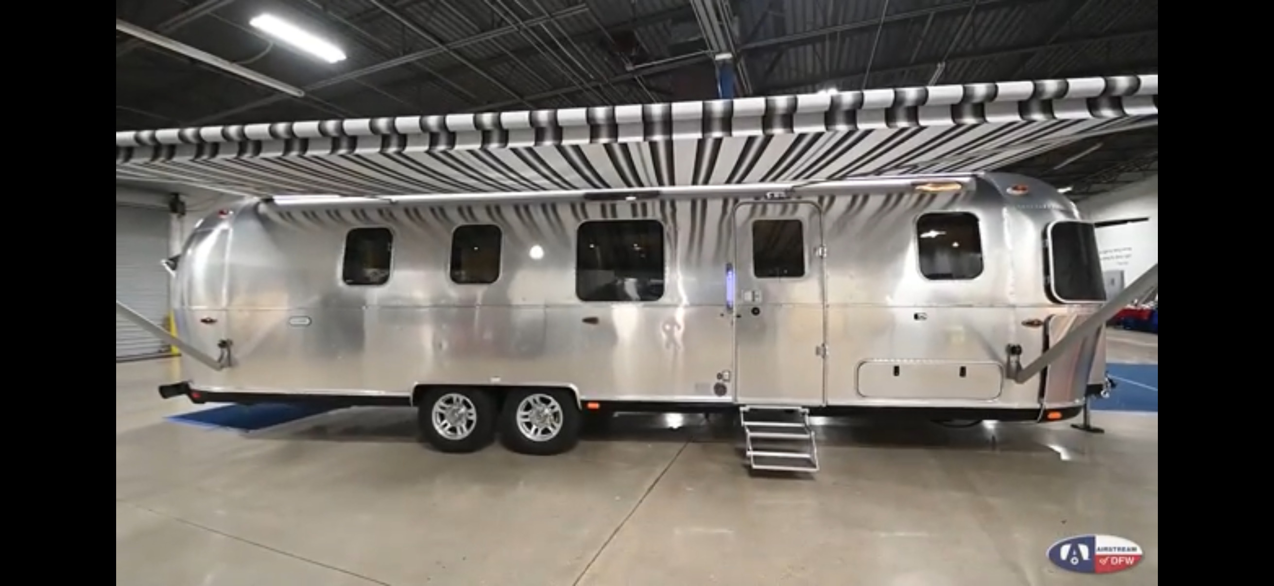 2021 Airstream CLASSIC 33FB TWIN RV
