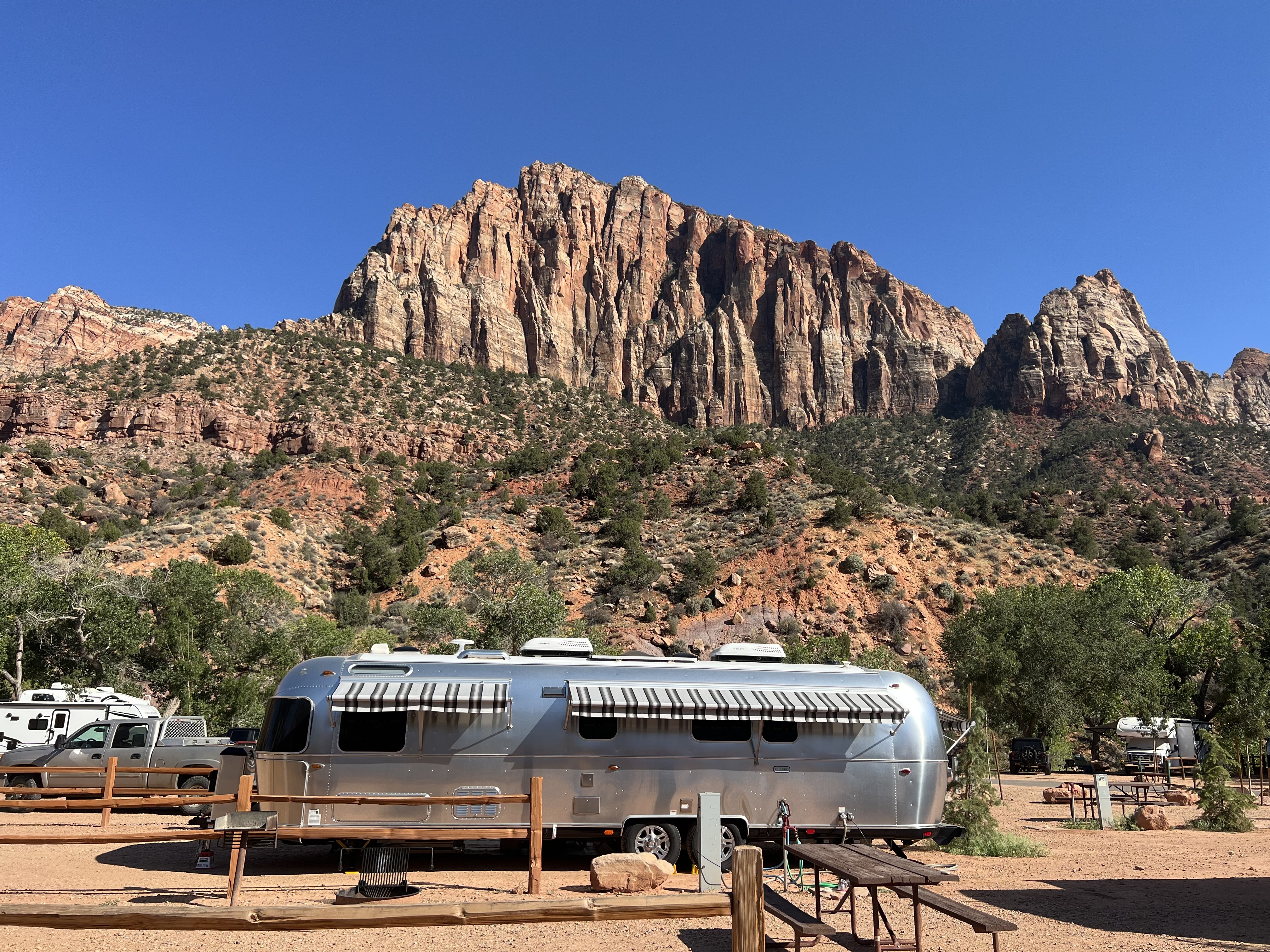 2021 Airstream CLASSIC 33FB TWIN in la quinta CA