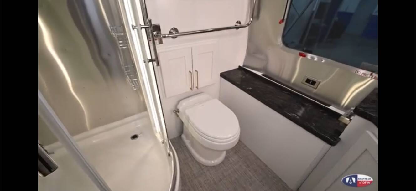 A photo of this 2021 Airstream CLASSIC 33FB TWIN