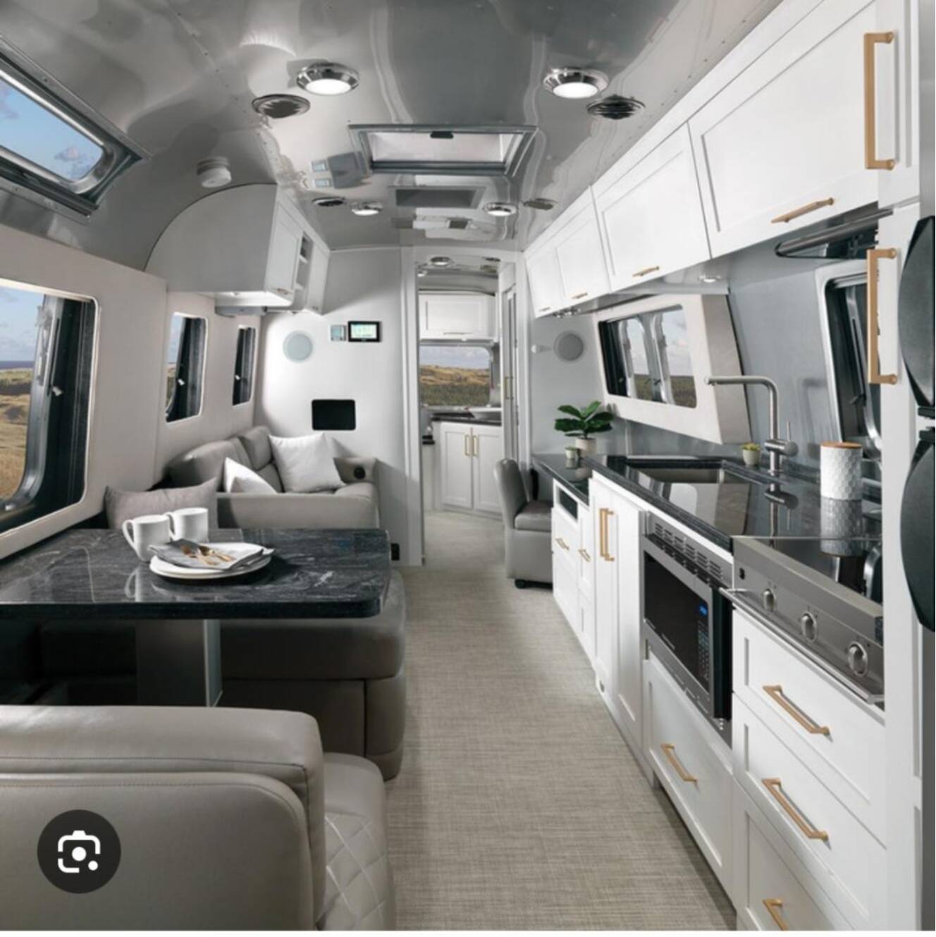 A photo of this 2021 Airstream CLASSIC 33FB TWIN