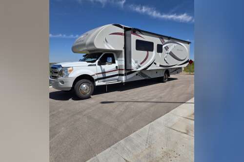 2014 Thor Motor Coach CHATEAU 33SW in box elder SD