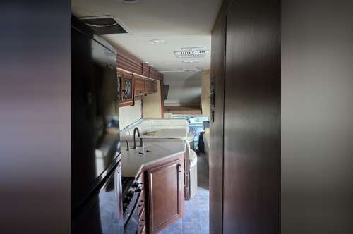 2014 Thor Motor Coach CHATEAU 33SW in box elder SD