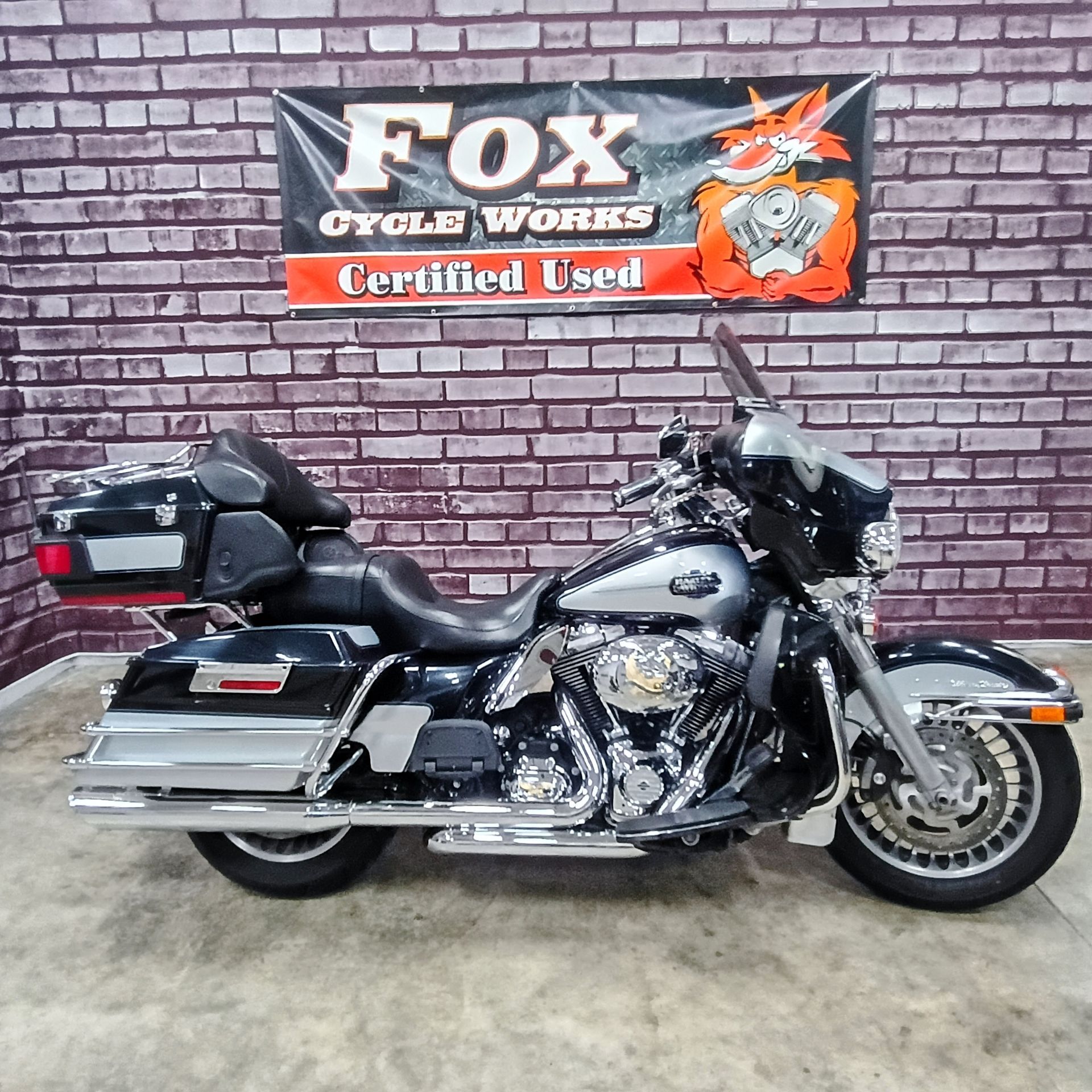 【s.】 Men's Adidas Sneakers Size 9.5 - Limited Edition M&M