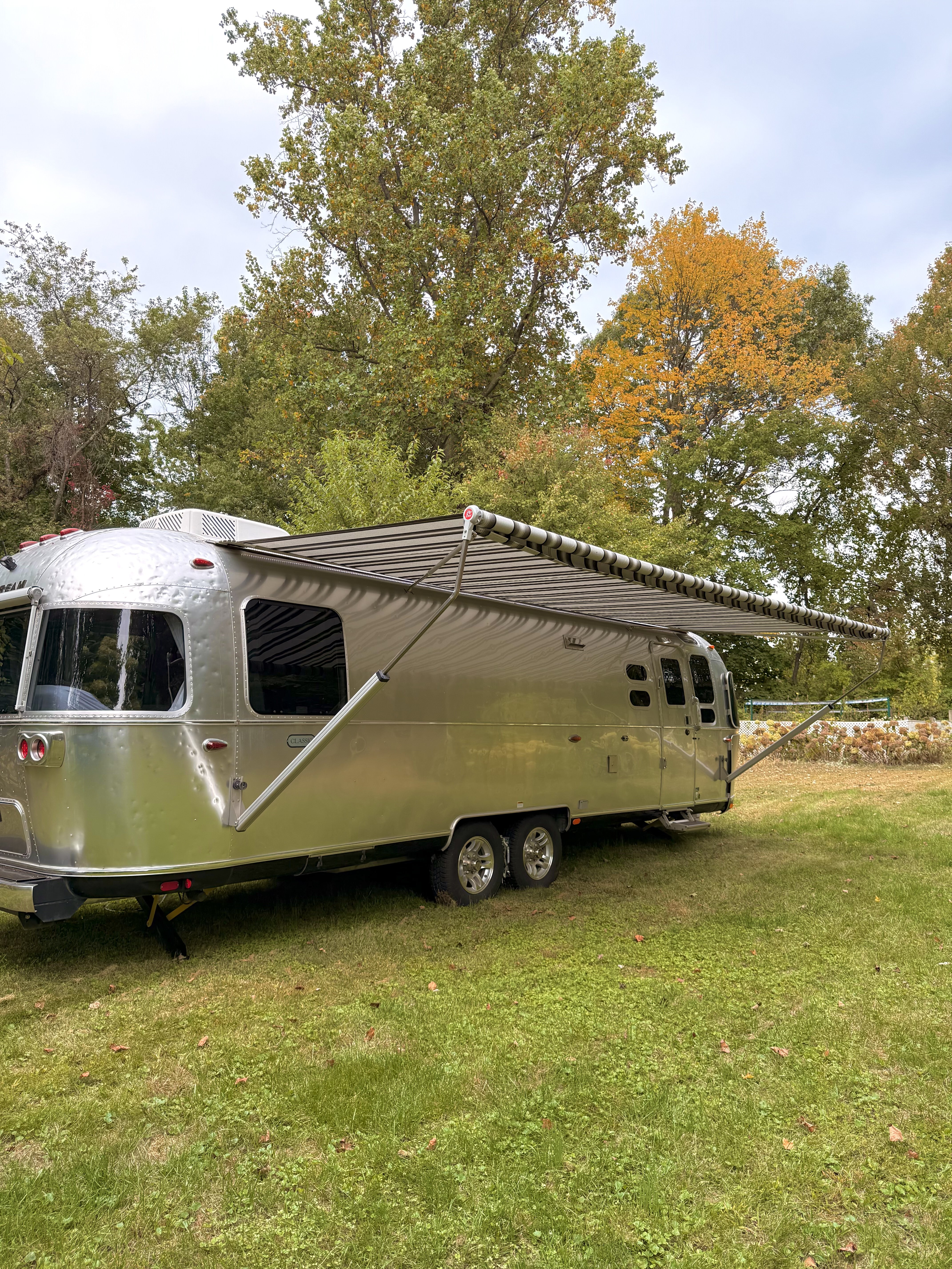 2024 Airstream CLASSIC 30RB in airmont NY