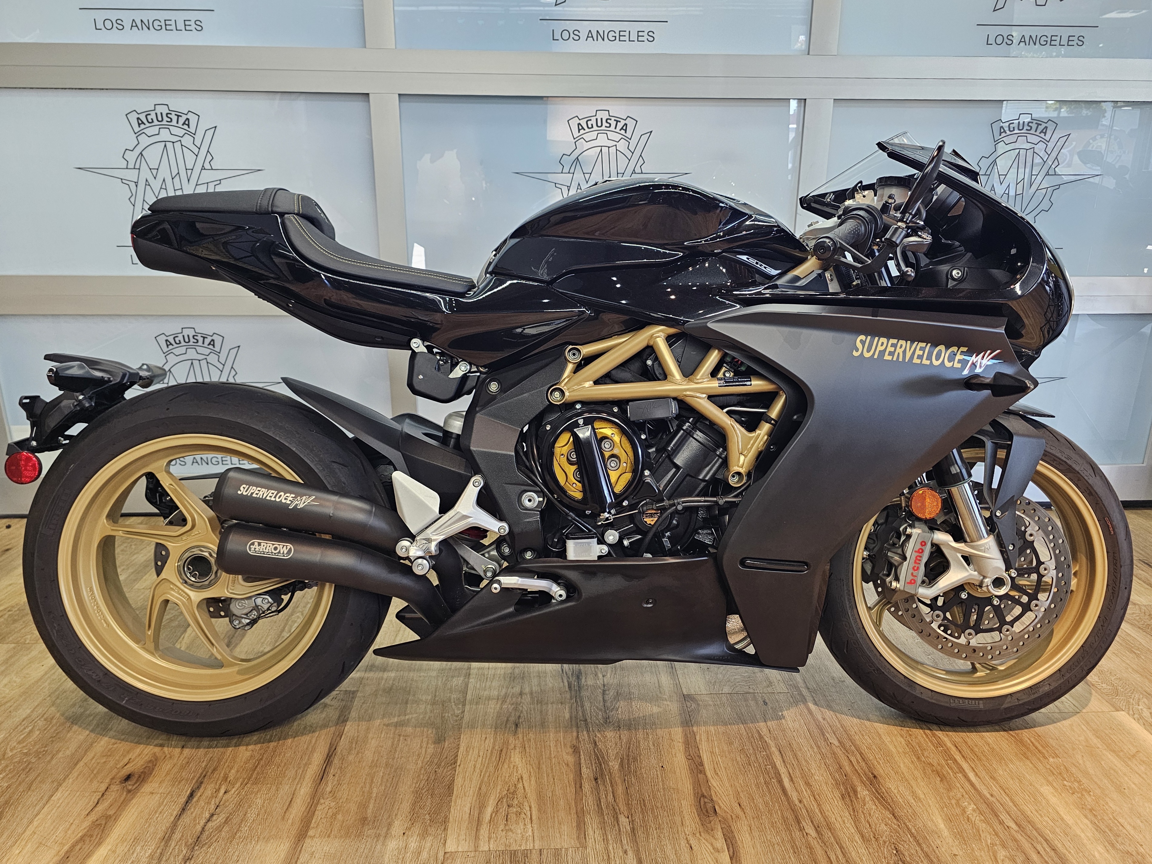 コール 68dd5c0d27531dfd4b0dc60d.jpg?