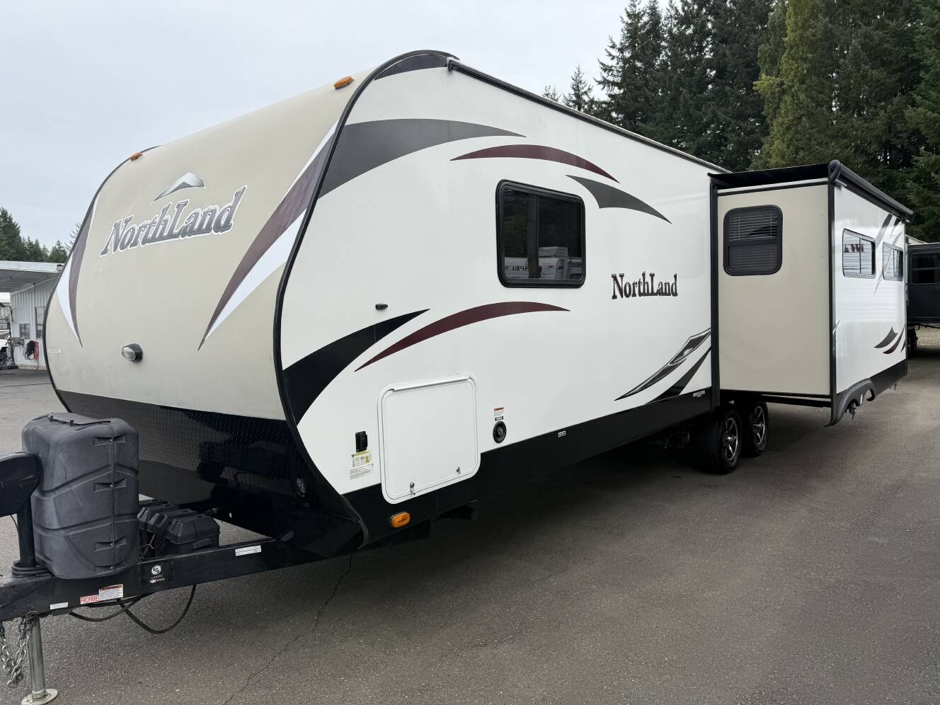 A photo of this 2016 Pacific Coachworks NORTHLAND 27RLSS