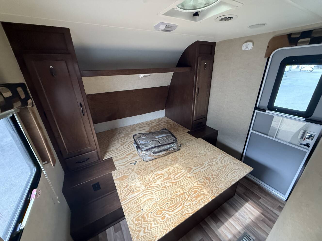 A photo of this 2016 Pacific Coachworks NORTHLAND 27RLSS
