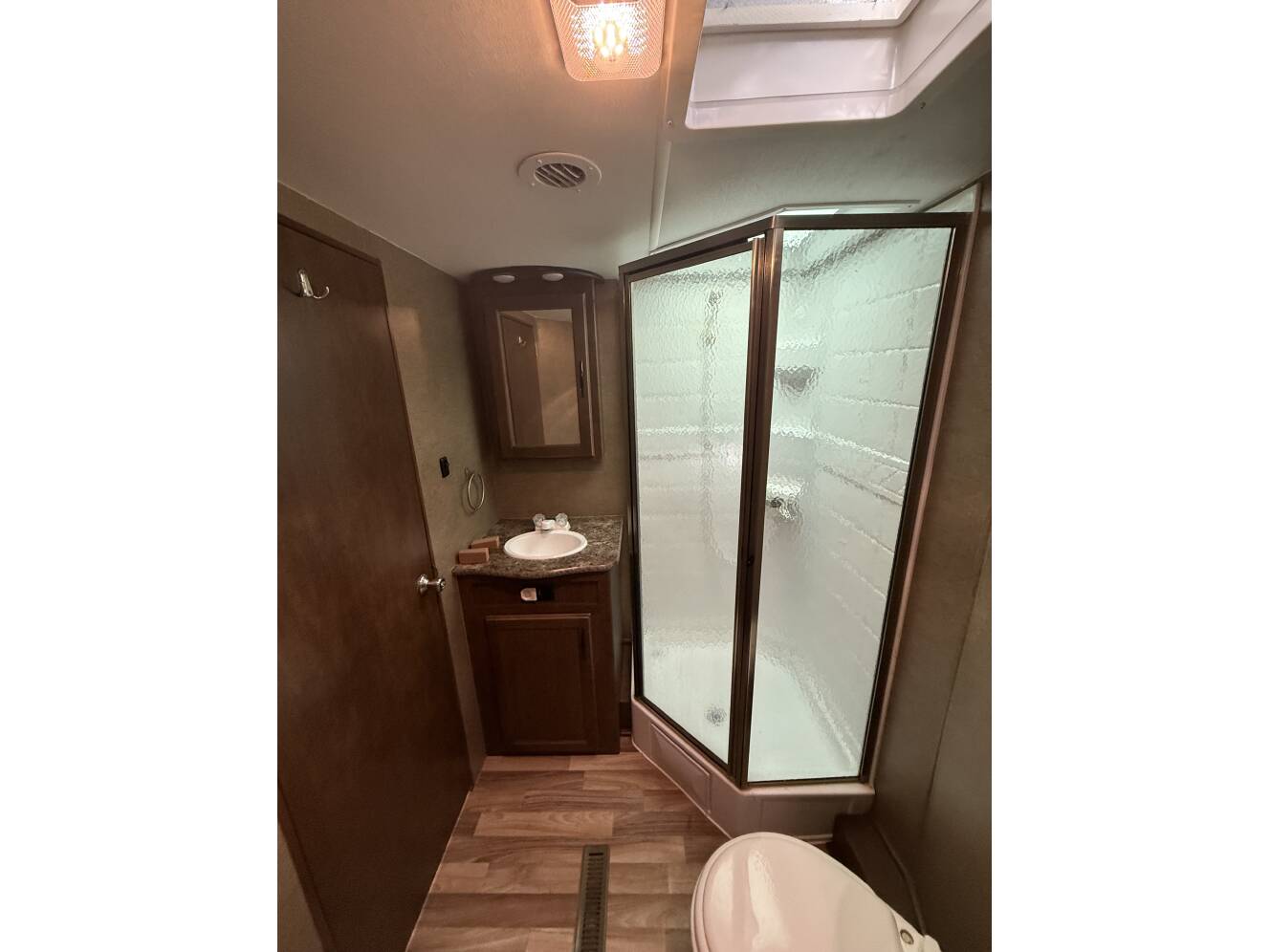 A photo of this 2016 Pacific Coachworks NORTHLAND 27RLSS