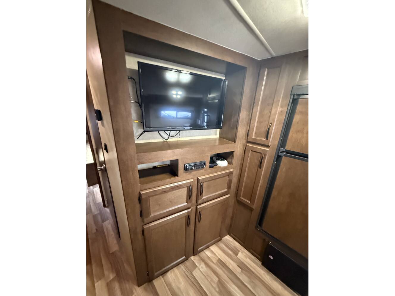 A photo of this 2016 Pacific Coachworks NORTHLAND 27RLSS