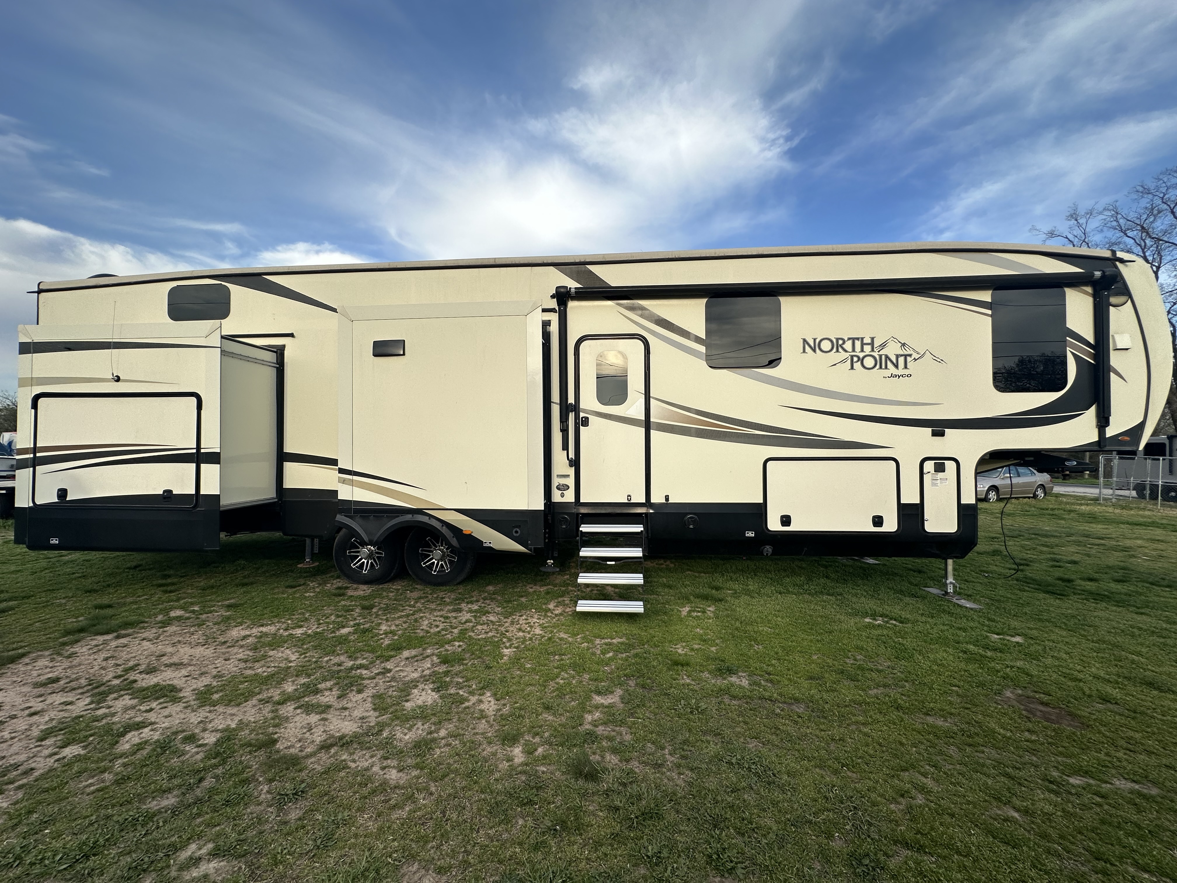 379DBFS North Point For Sale Near 74132 - Jayco RVs - RV Trader