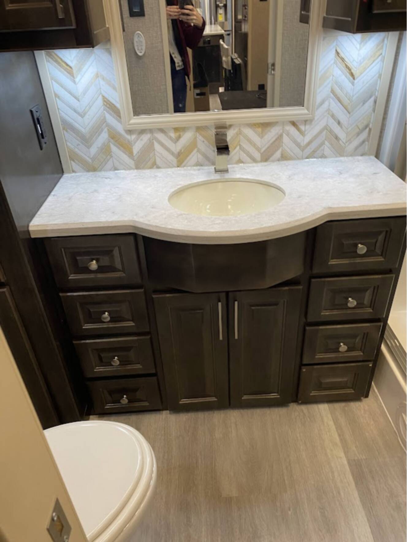 A photo of this 2023 Luxe ELITE 44FL