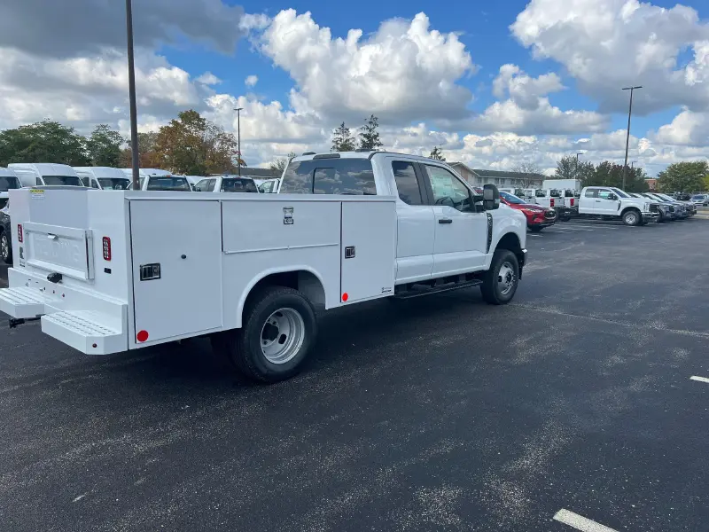 2025 FORD F350
