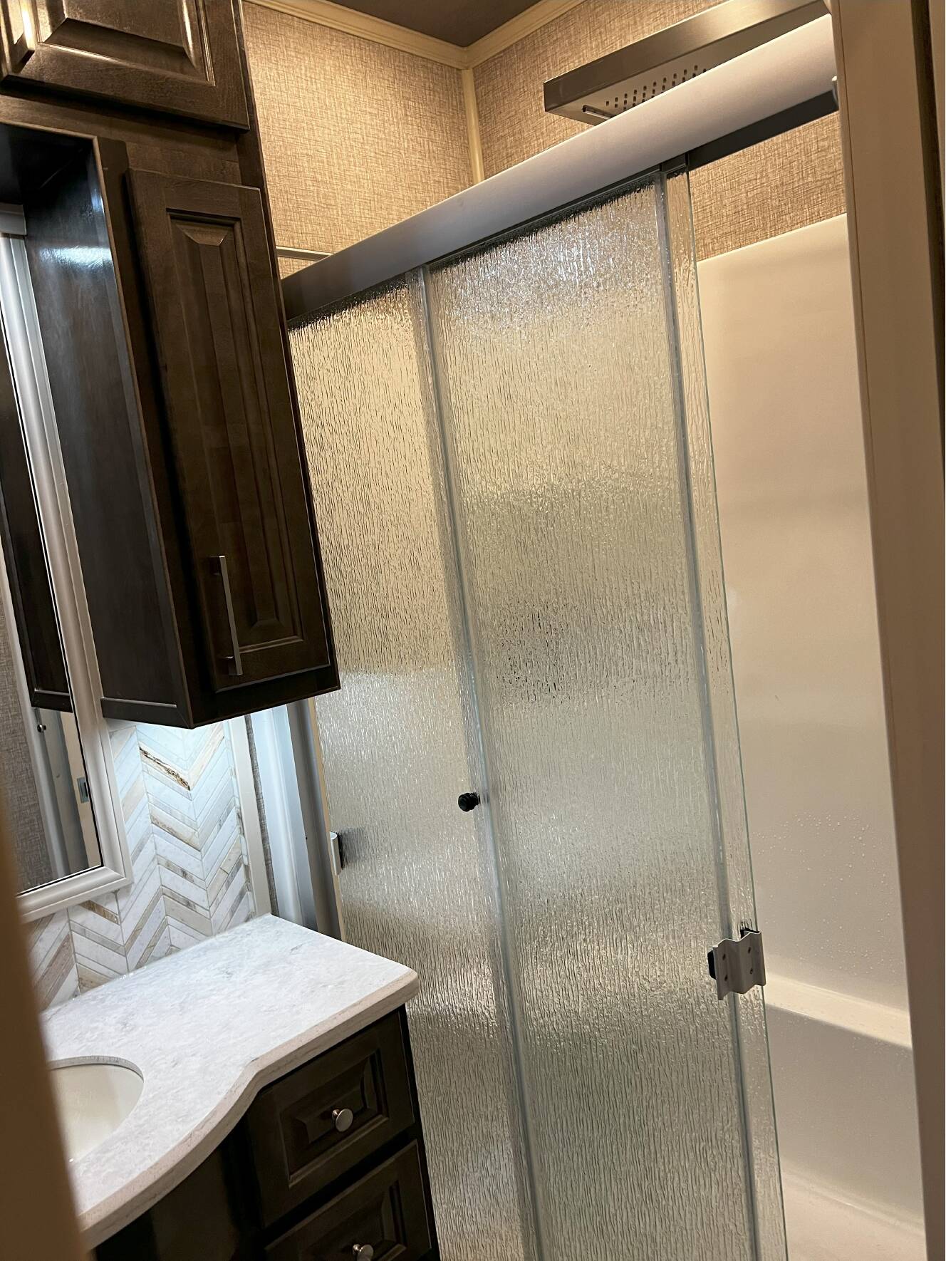 A photo of this 2023 Luxe ELITE 44FL