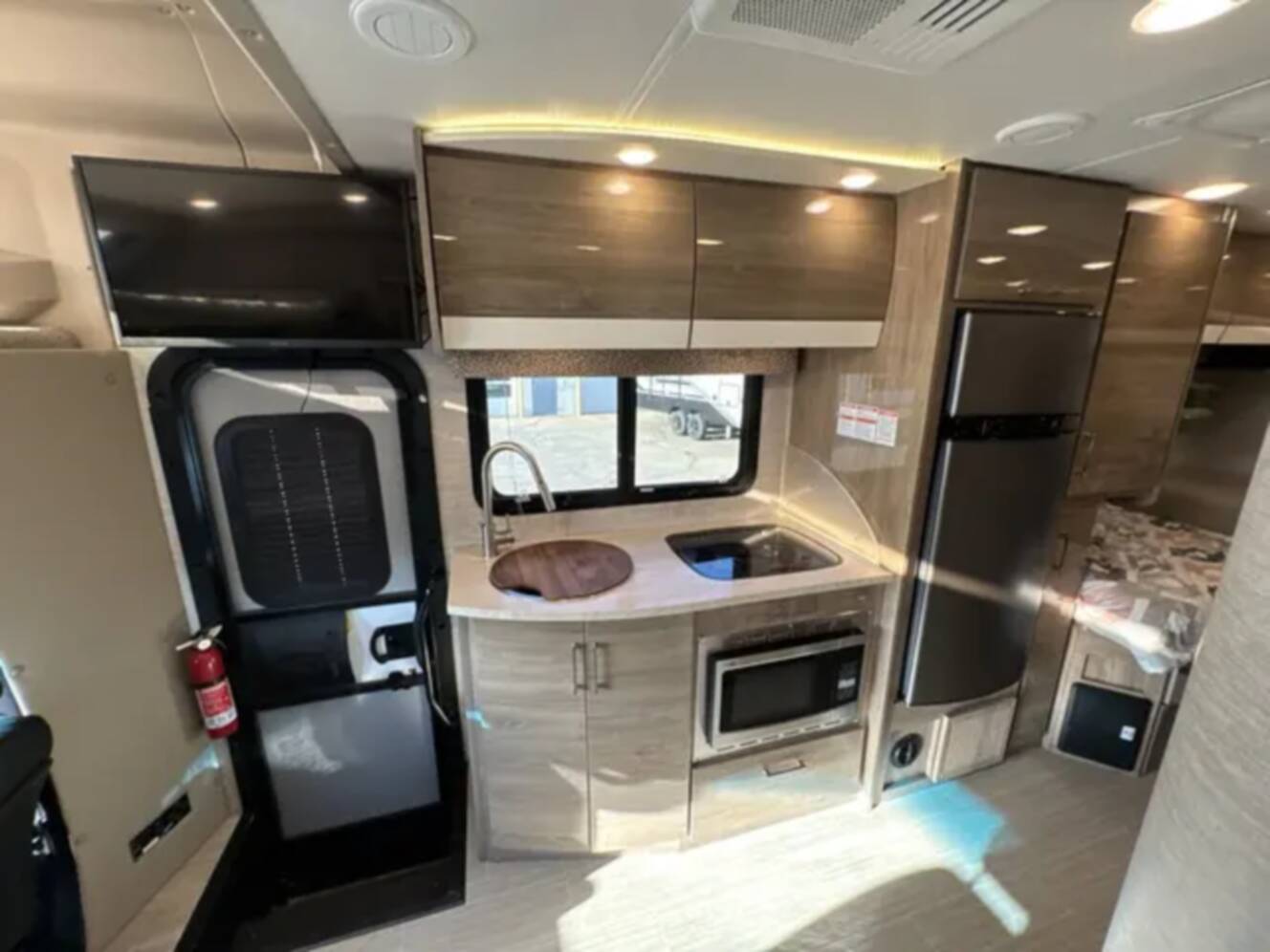A photo of this 2021 Jayco MELBOURNE PRESTIGE 24TP
