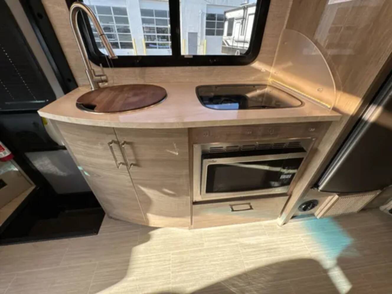 A photo of this 2021 Jayco MELBOURNE PRESTIGE 24TP