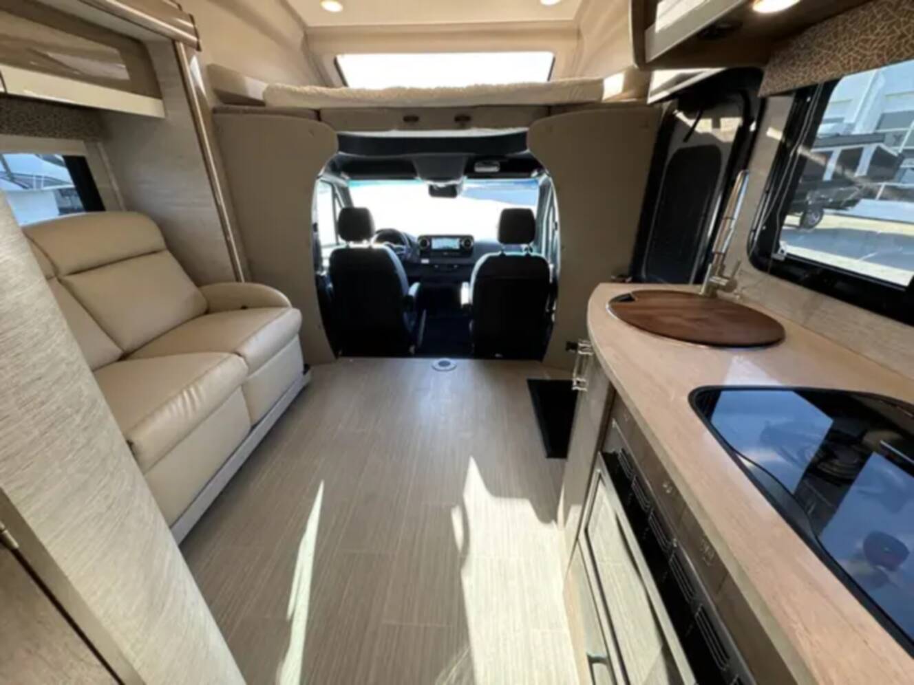 A photo of this 2021 Jayco MELBOURNE PRESTIGE 24TP