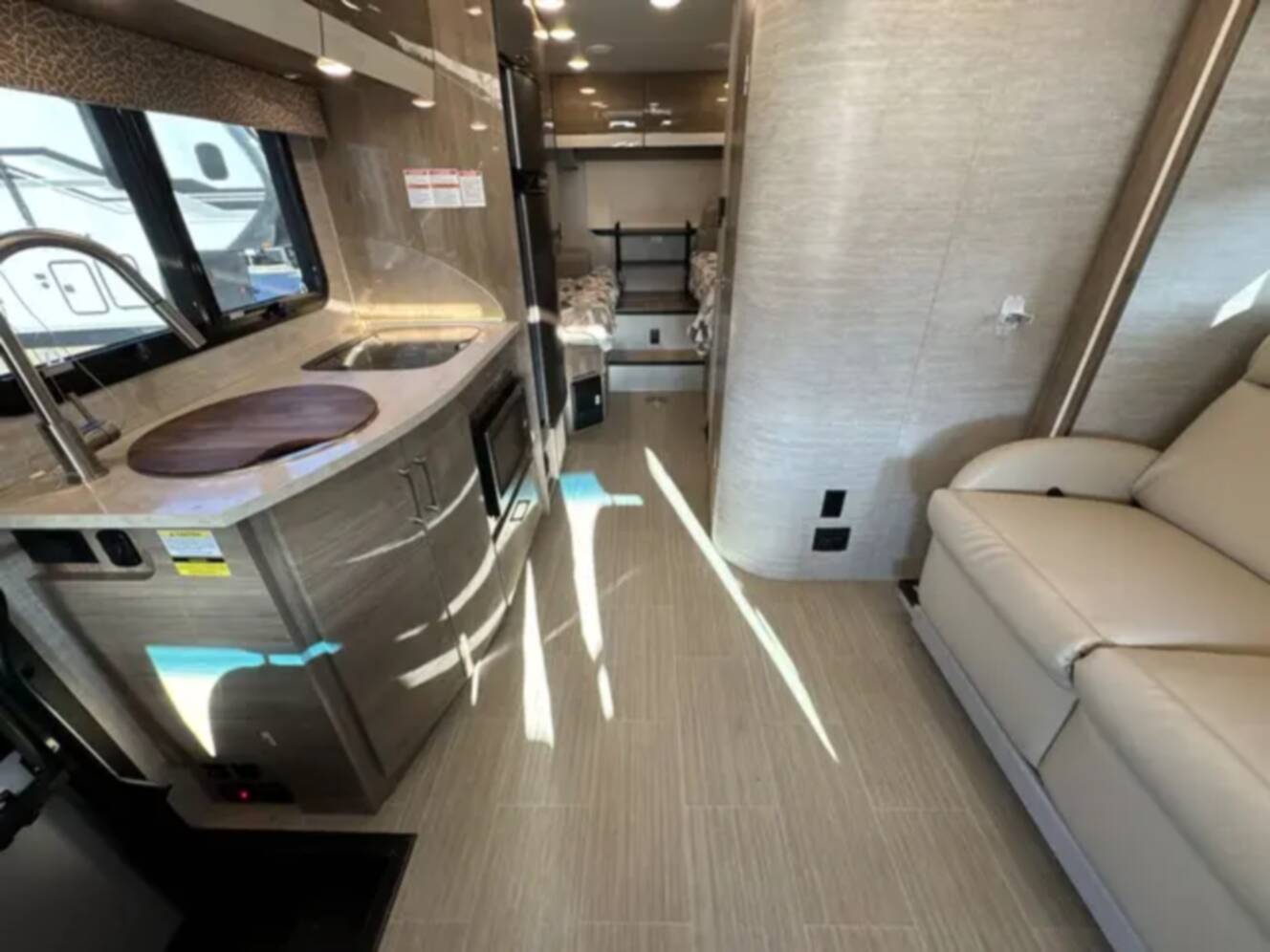 A photo of this 2021 Jayco MELBOURNE PRESTIGE 24TP