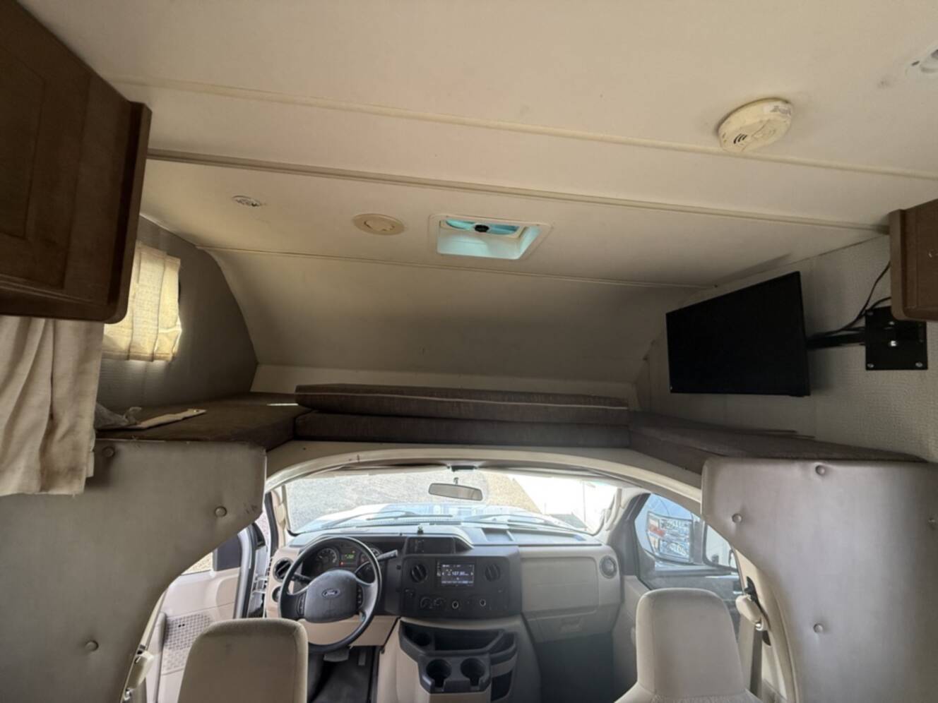 A photo of this 2018 Winnebago OUTLOOK 25J