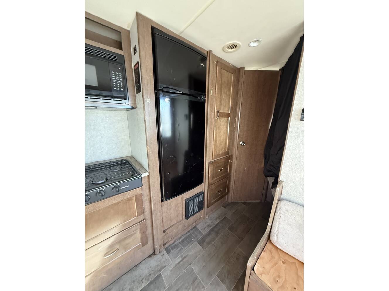 A photo of this 2018 Winnebago OUTLOOK 25J