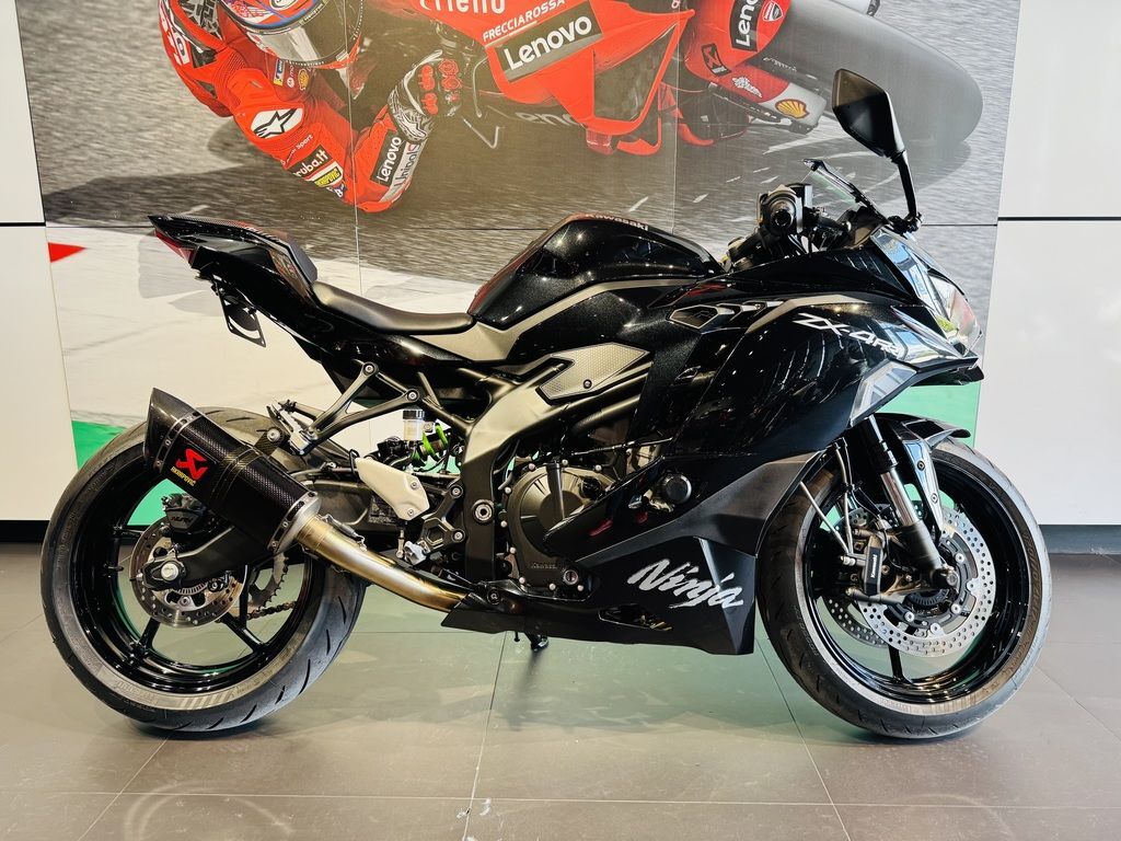 ブラック 2024 Kawasaki Ninja ZX-4R (stock #: A25807) - UsedBikesDirect