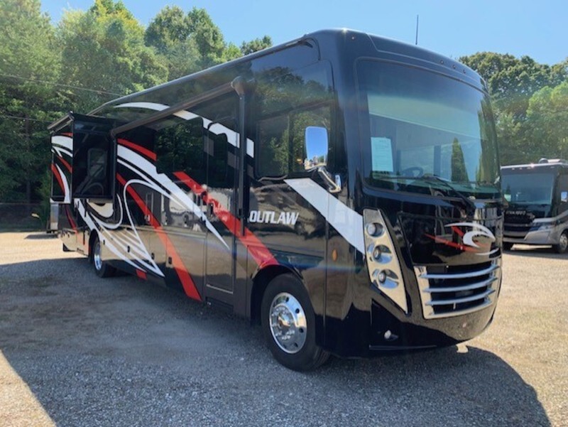 2021 Thor Motor Coach OUTLAW 38MB in statesville NC
