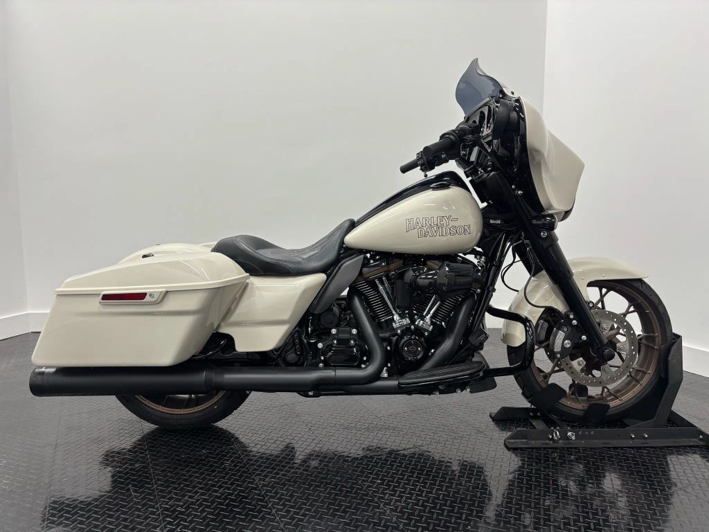 Harley Davidson パーカー Port Charlotte Bert's Black Widow Harley-Davidson® | Port Charlotte, FL