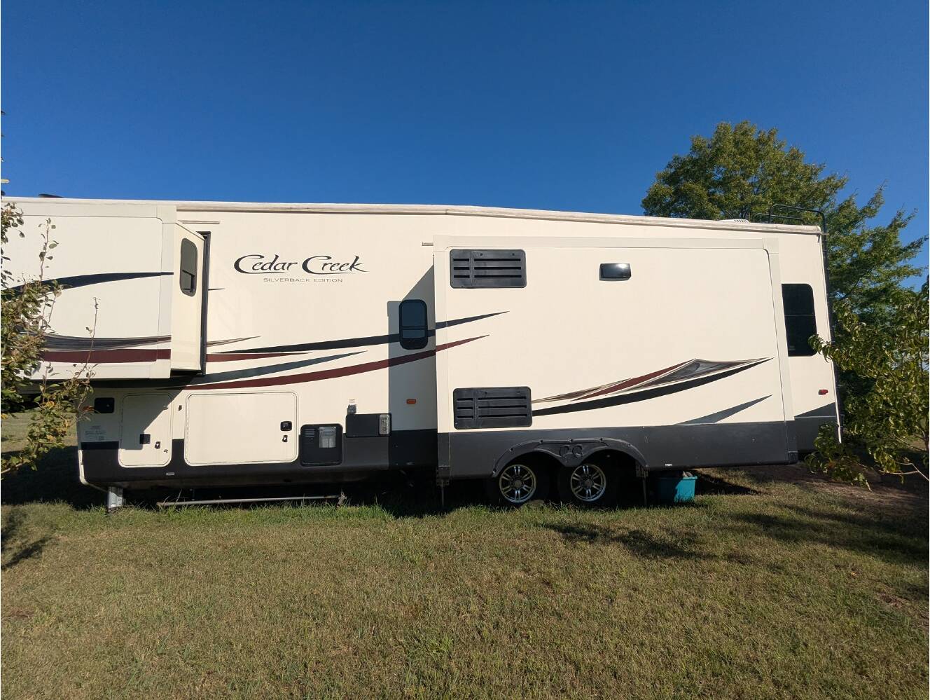 A photo of this 2019 Forest River CEDAR CREEK SILVERBACK 33IK