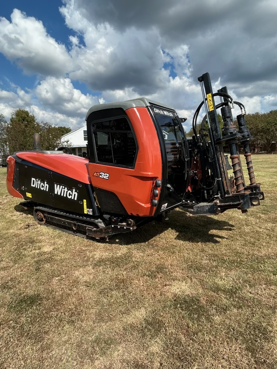 2022 DITCH WITCH AT32 in Como, TX