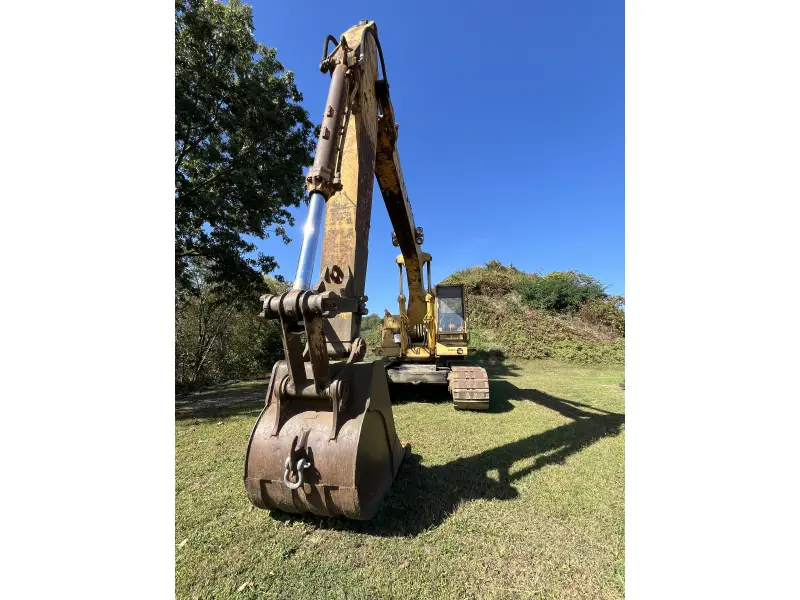 1977 CATERPILLAR 235