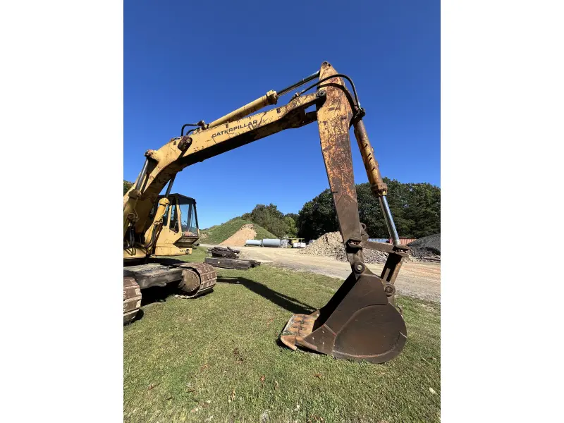 1977 CATERPILLAR 235