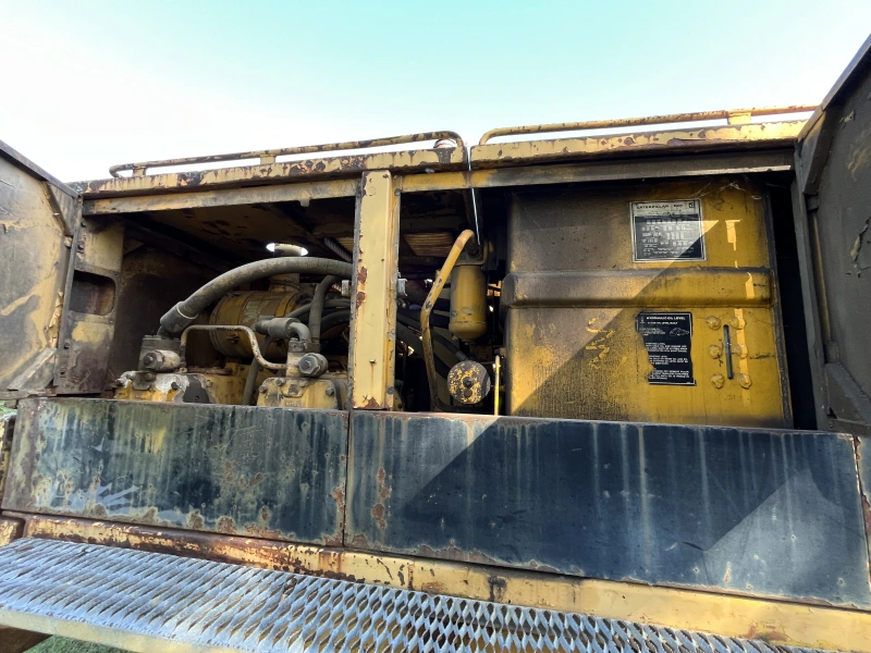 1977 CATERPILLAR 235
