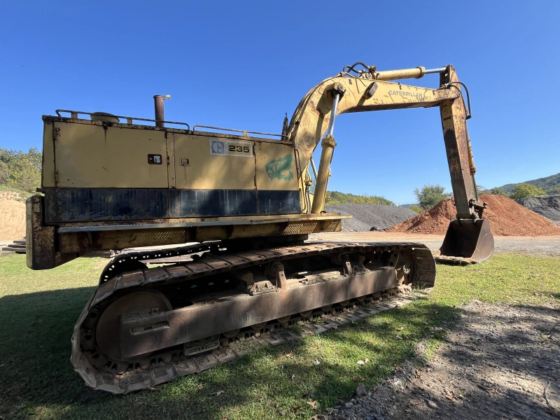 1977 CATERPILLAR 235