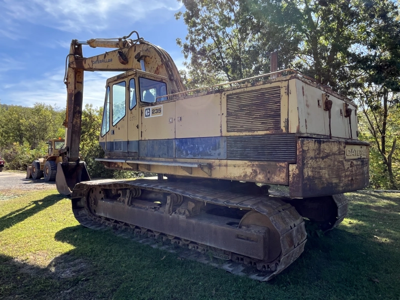 1977 CATERPILLAR 235