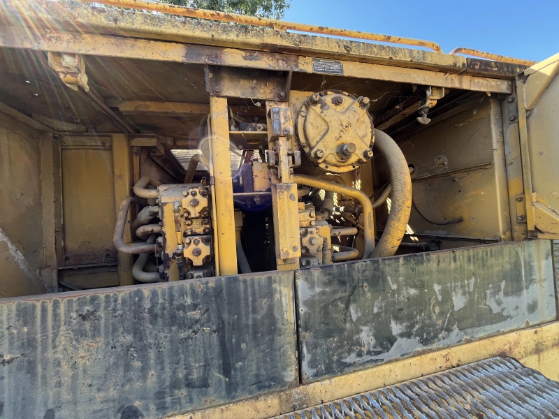 1977 CATERPILLAR 235