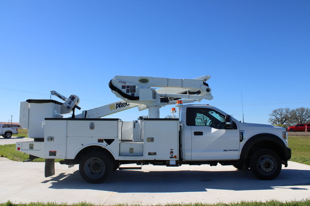 2019 Ford F-550 4x4 / Altec AT41M in Bryan, TX