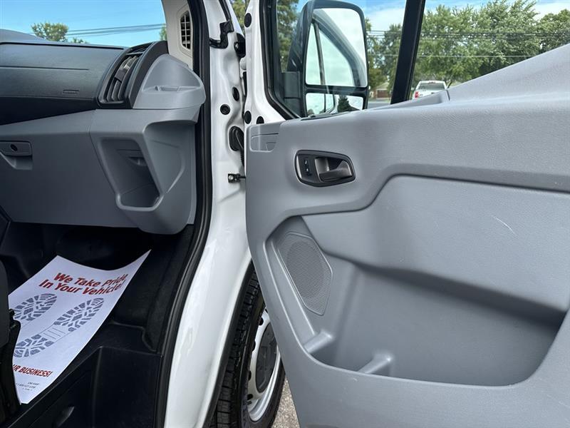2018 Ford Transit Cargo photo 3