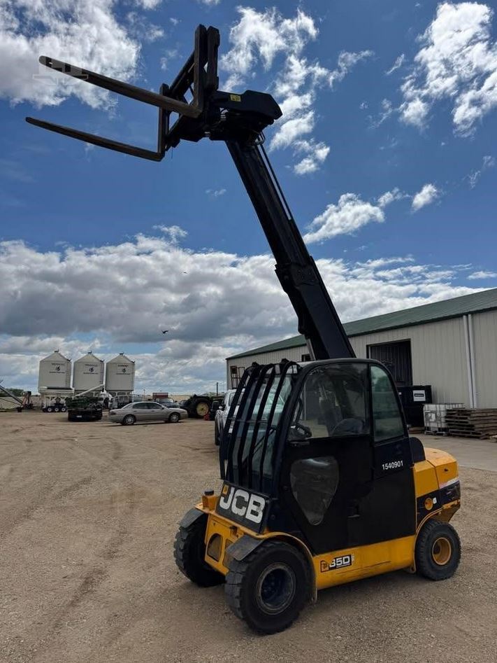 2012 JCB 35D in Watertown, SD