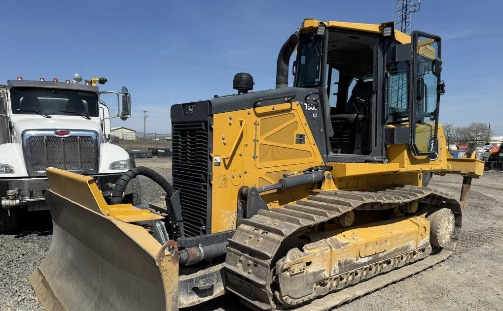 2022 DEERE 750L in Richland, WA