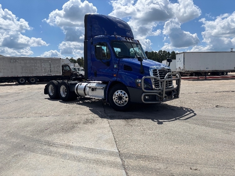 2020 FREIGHTLINER CASCADIA 113 in Hammond, LA