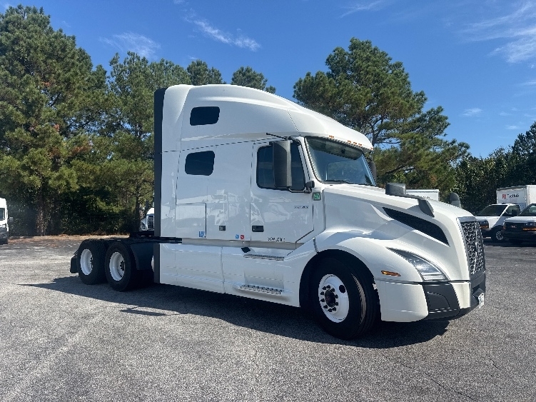 2022 VOLVO VNL64760 in Conyers, GA