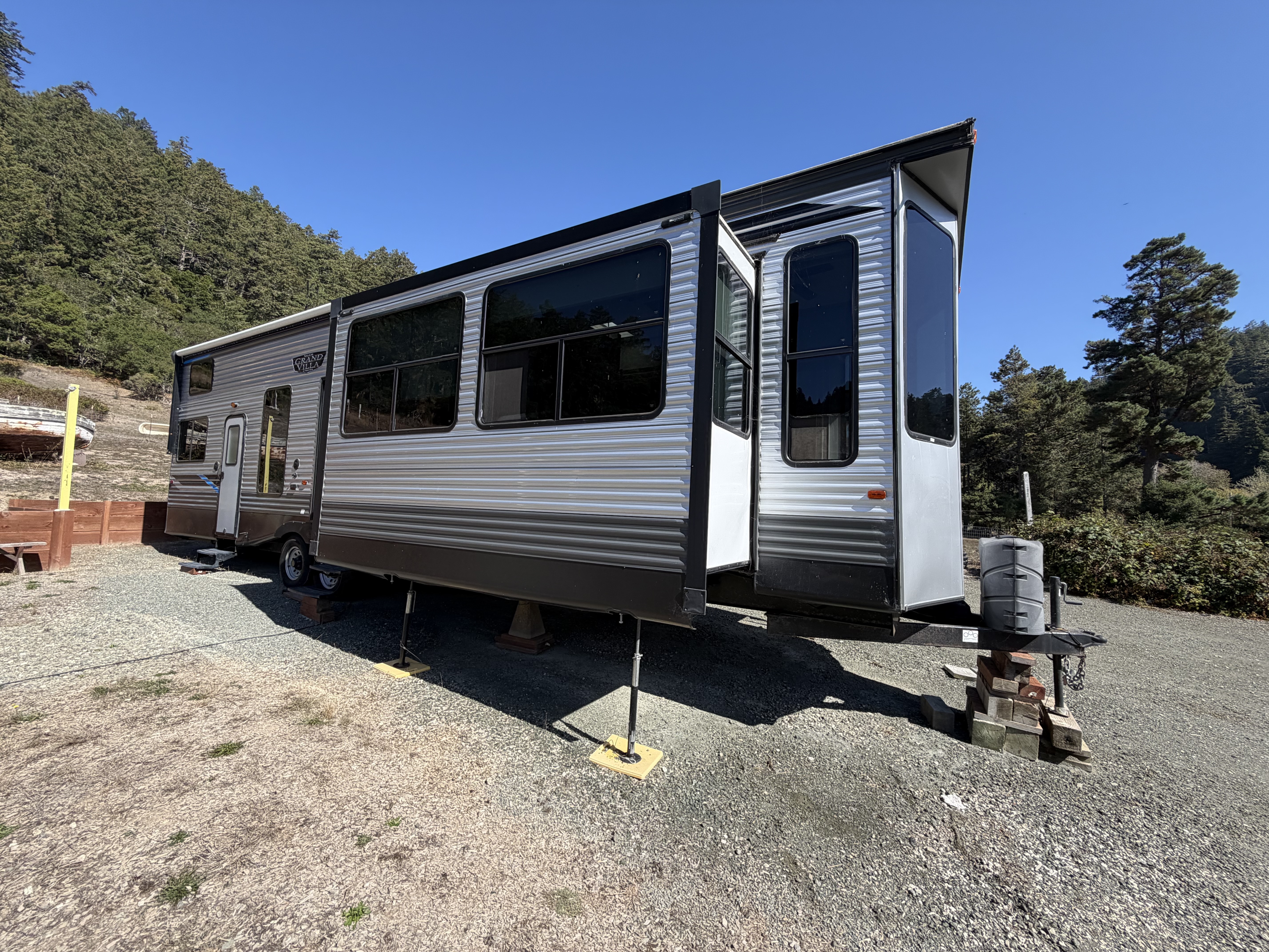 2022 Forest River SALEM GRAND VILLA 42FLDL in pescadero CA