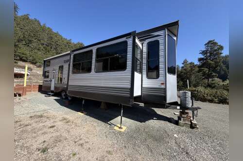 2022 Forest River SALEM GRAND VILLA 42FLDL in pescadero CA