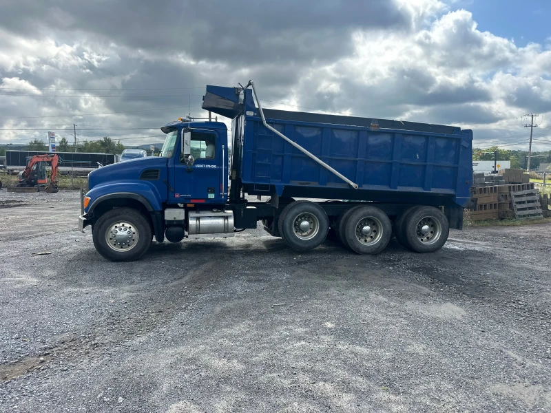 2007 MACK Granite CV713