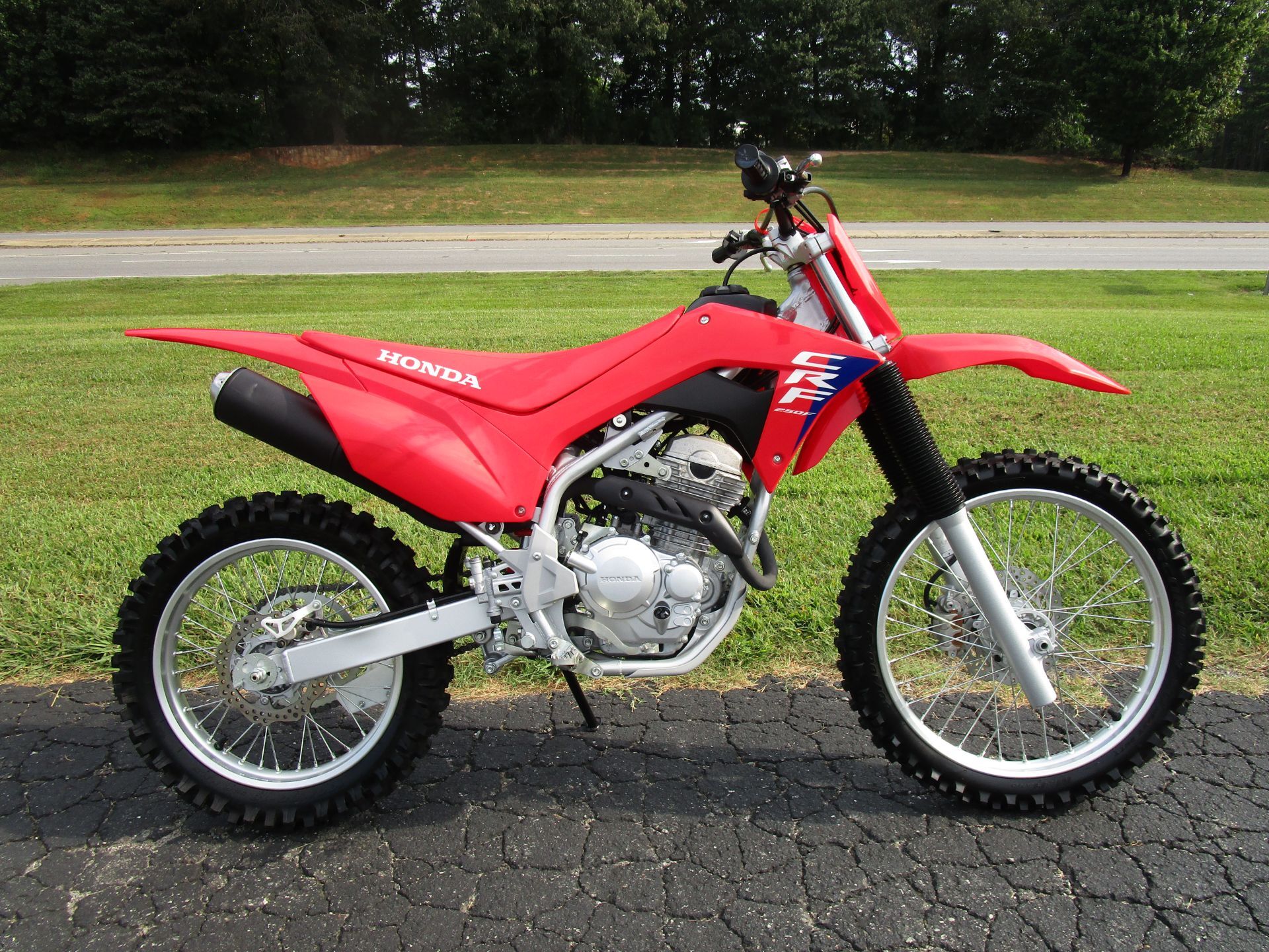 M Amazon.com: Walker 50568 Direct Fit Exhaust Resonator and